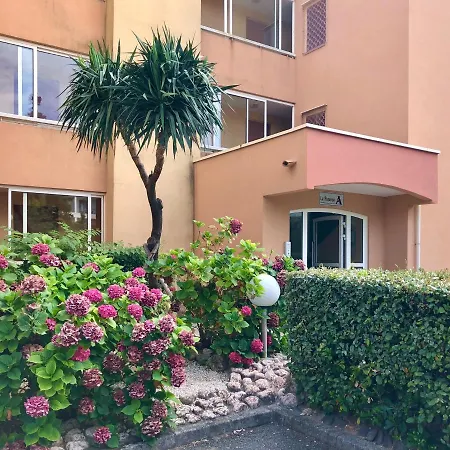 Newly Renovated Aircond-wifi-pool-sea View-150m To Beaches- Apartment Saint Aygulf